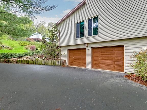 4th image of 30 Tara Dr