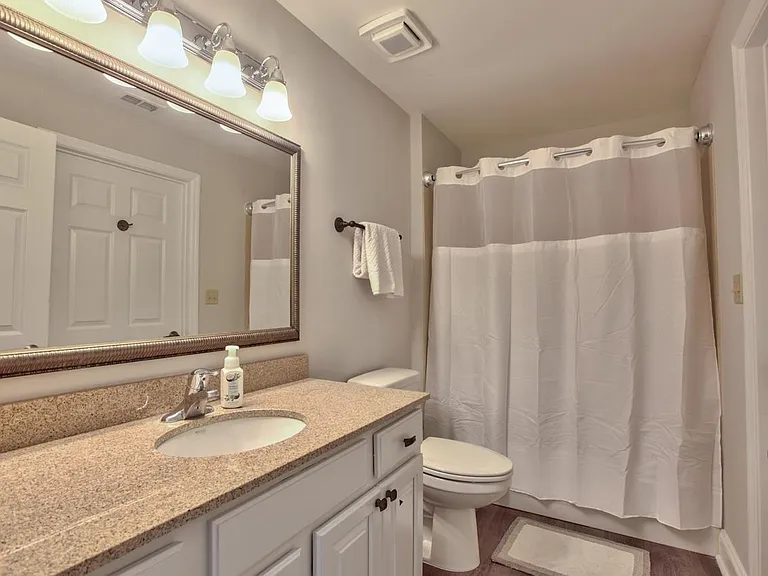 215 W College Ave #305 — Photo 10