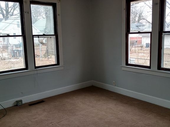 4th image of 639 Bayard Park Dr