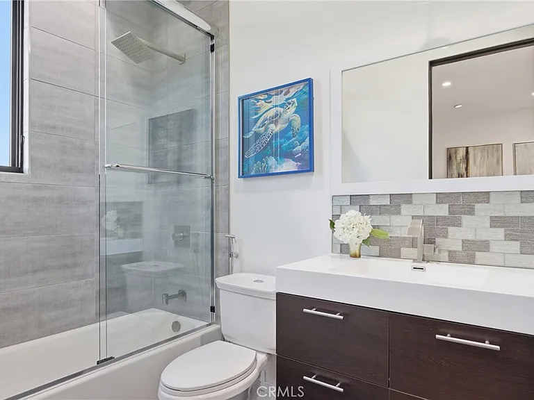 4545 Stern Ave — Photo 33