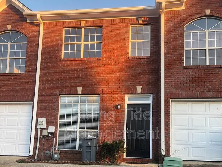 104 Sommersby Cir — Photo 1
