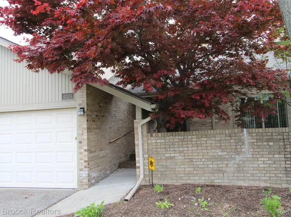 4029 Foxpointe Dr, West Bloomfield, MI 48323