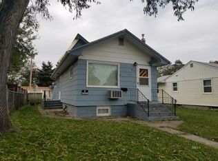 807 S Cottage Grv, Miles City, MT 59301
