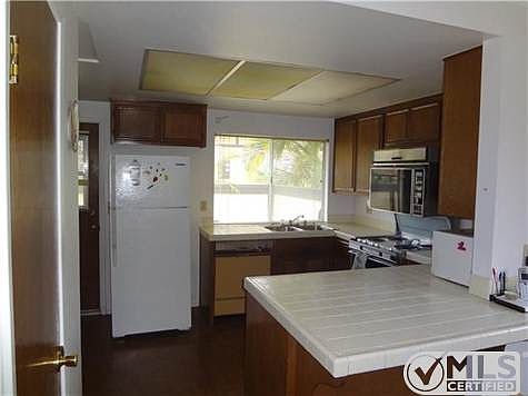 3rd image of 75 3rd Ave Unit 1