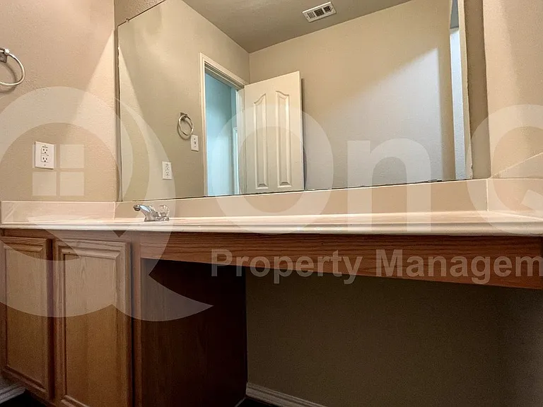 233 Niagara Falls Dr — Photo 24
