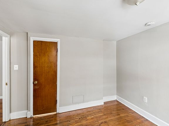 5th image of 3416 Spring Garden St #10