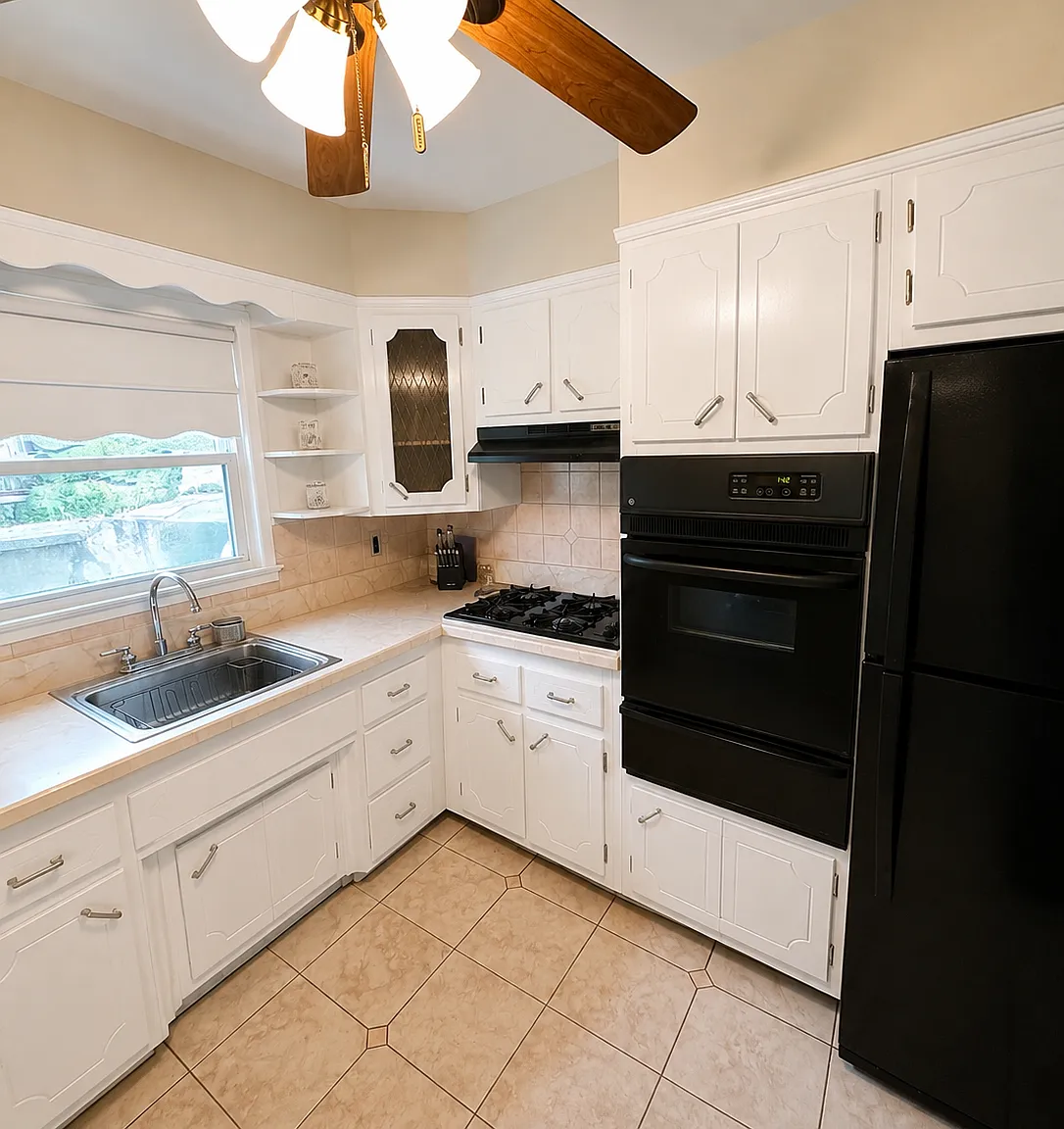 3 bed, 1330 sqft, $3,500 — Photo 1