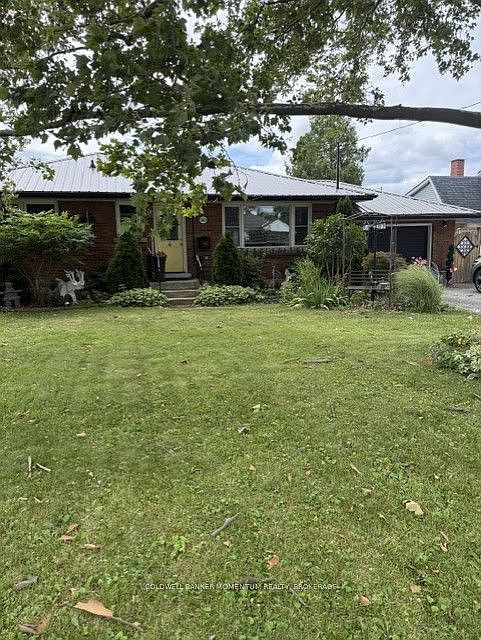 1st image of 560 Carlton St E