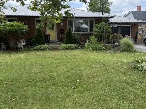 560 Carlton St E, Saint Catharines, ON L2M 4X7