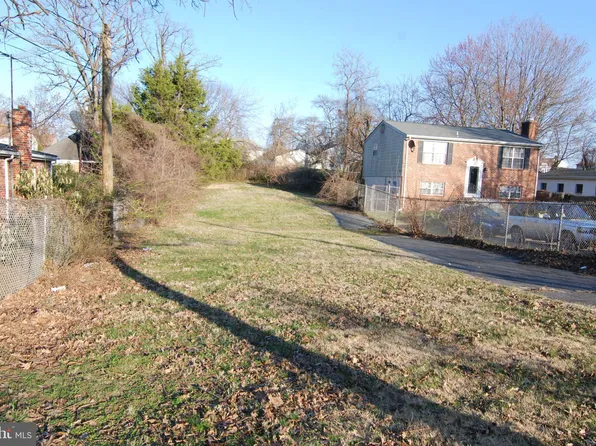 907 Cypresstree Dr, Capitol Heights, MD 20743