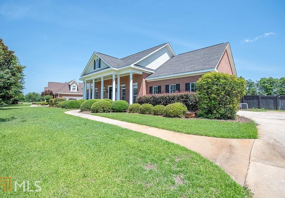 1st image of 105 Vinings Place Dr