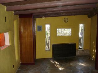 7 Espinoza Rd, Ranchos De Taos, NM 87557