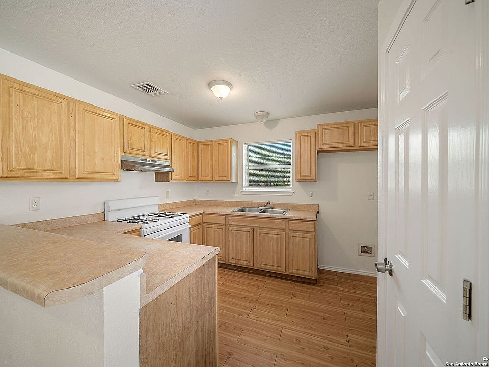 1st image of 11219 HIGHCREST DR