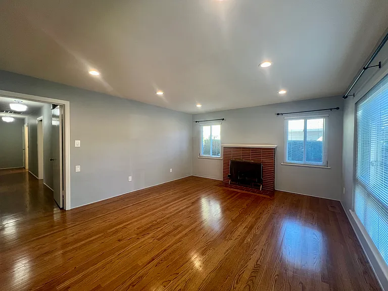 621 S 13th St — Photo 11