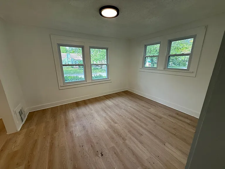 1707 SW Walnut St — Photo 9
