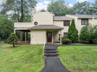 212 Yorktown Dr, Halfmoon, NY 12065