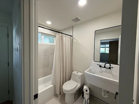 Laundry Restroom