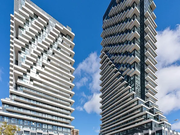 20 Inn On The Park Dr #938, Toronto, ON M3C 0P8