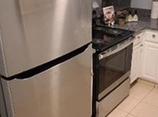 76 Field St APT 1, Taunton, MA 02780