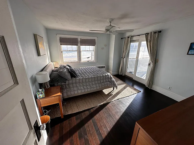 61 Beach Ave — Photo 16