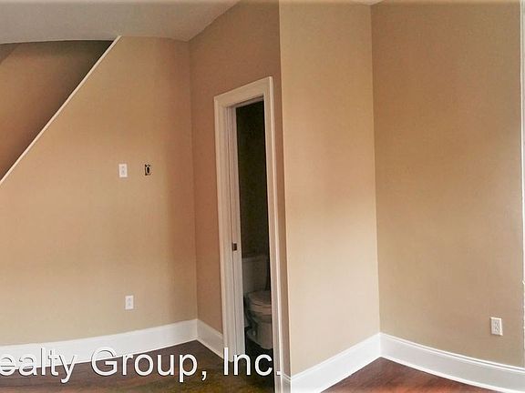 2nd image of 340 N Sloan St