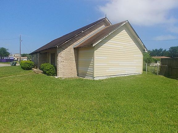 5th image of 1402 Bayou Shore Dr