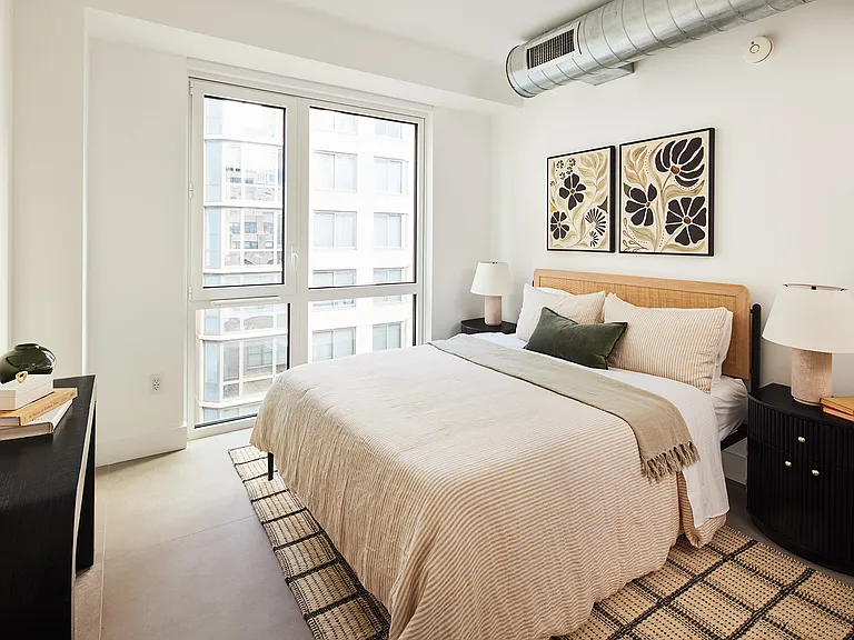 339 W 38th St #17B — Photo 7