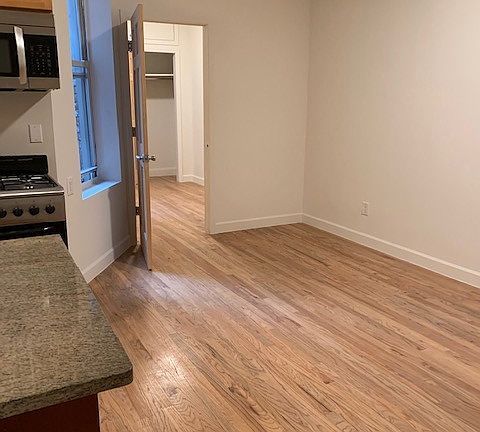 5th image of 234 Thompson St APT 14