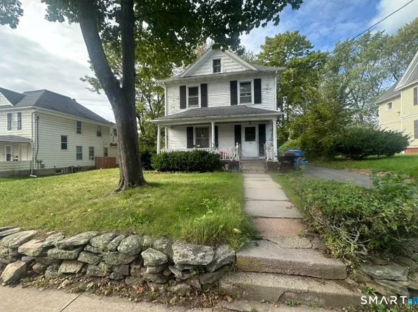 26 Holl Street, Manchester, CT 06040