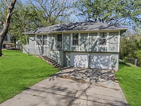 4th image of 5612 Cambridge Ave