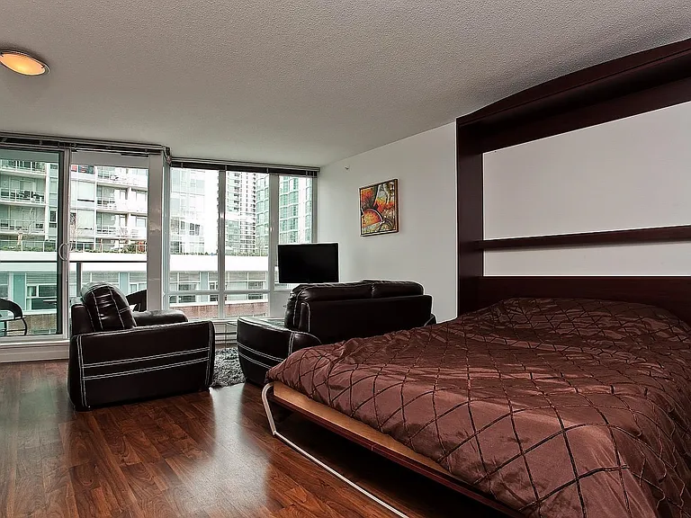 233 Robson St #306 — Photo 18