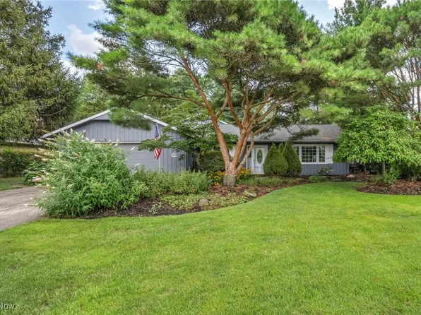 5659 Creekside Ln, North Ridgeville, OH 44039
