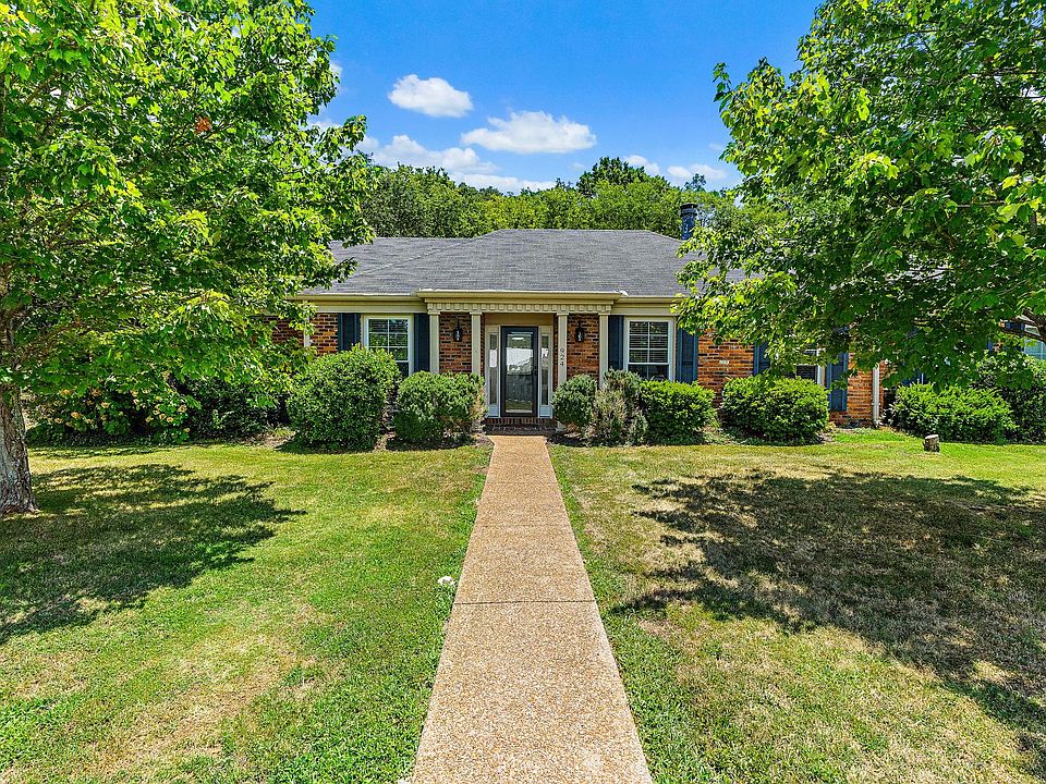Welcome to 924 Percy Warner Blvd