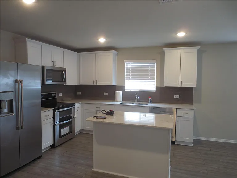 4633 Benham Dr — Photo 11