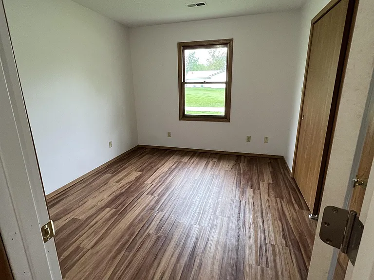 1105 N Indiana St — Photo 6