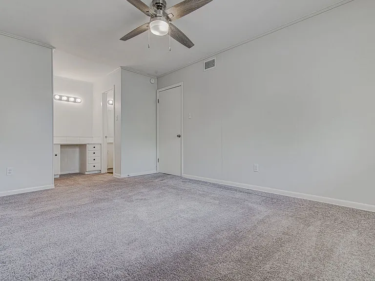 5703 Gloucester Ln — Photo 14