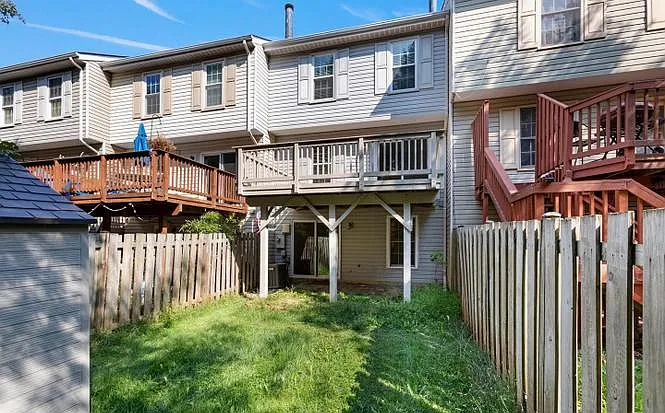 703 Herndon Woods Ct — Photo 28