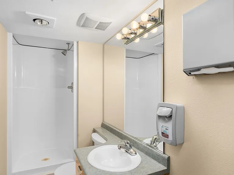 425 Vine St #420 — Photo 20