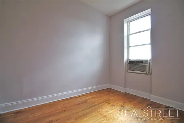 Rented by Real Street Inc | media 5