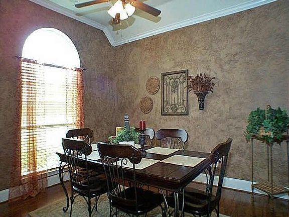 2nd image of 3404 Vista Lake Cir