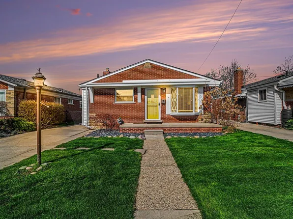 32015 Saint Margaret St, Saint Clair Shores, MI 48082