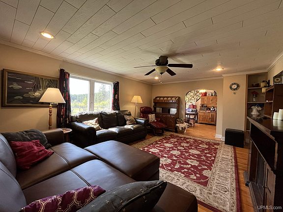 3rd image of 25681 N Laird Heights Rd