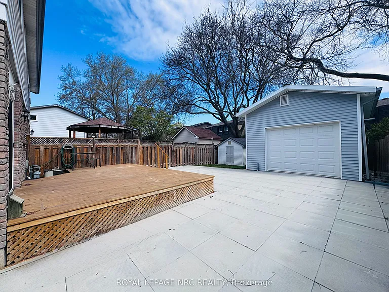 10 Lafayette Dr — Photo 22