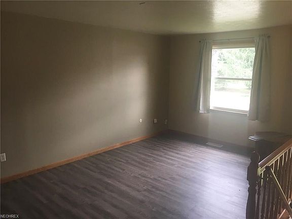 3rd image of 58 Camrose Dr