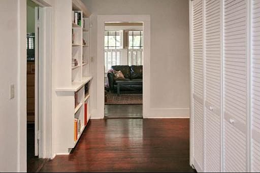 4th image of 215 ALBANY AVE