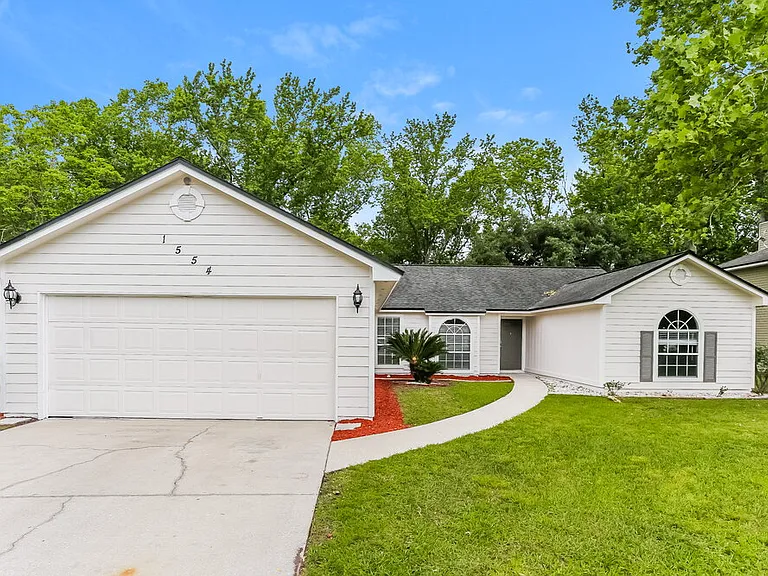 1554 Mountain Lake Dr W — Photo 1