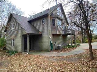 5 Cameron Rd, Galena, IL 61036