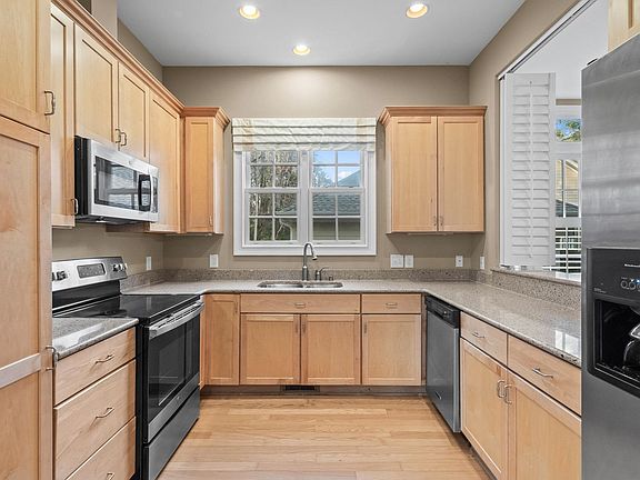 5th image of 371 Tuckers Rd. #B