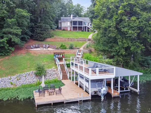 136 Boyd Dr, Bracey, VA 23919