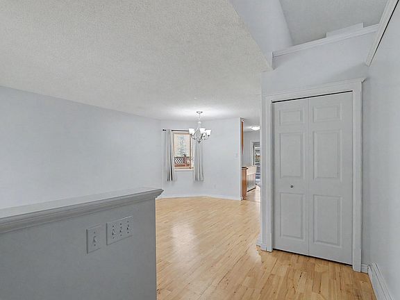 3rd image of 29 Mathias Ave